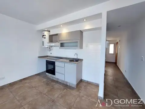 Departamento en Alquiler en Villa Ballester, $ 600.000