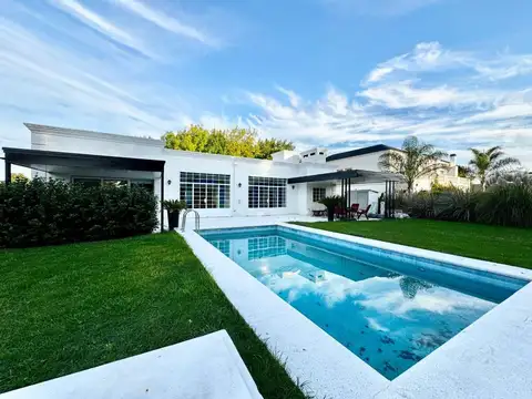 Venta Casa El Nacional en Lote interno FINANCIA