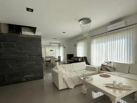 Casa en Venta en Cañuelas, USD 325.000