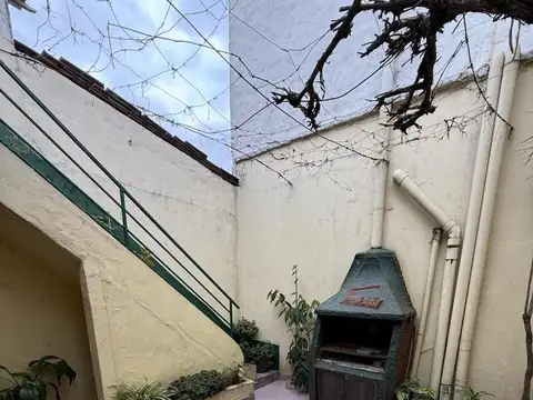 DOS CASAS 3 AMBIENTES Y TALLER