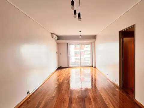 3 ambientes, 75 m2 balcón corrido al frente, cocina office mas comedor diario, lavadero, puertas blindadas, Ventanas con doble vidriado