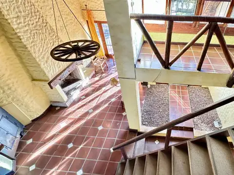 Casa en Venta con 3 cocheras