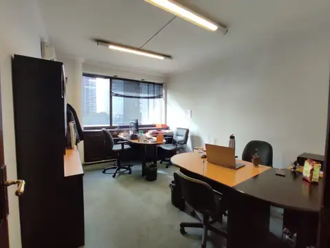 Excelente piso de oficinas en 4to piso super luminosa, de gran categoría