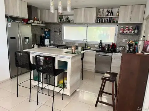 Casa a la venta en Pilar del Este