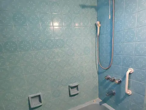 Depto Tipo Casa en Alquiler con 1 cocheras