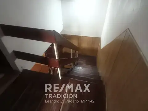 Casa 6 ambientes con 2 baños