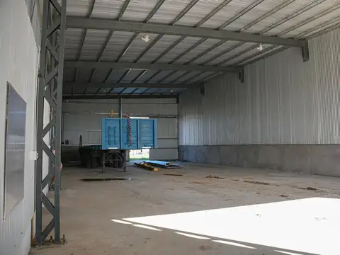 Galpón 360 m2 Sobre Colectora Autopista Rosario/ Buenos Aires