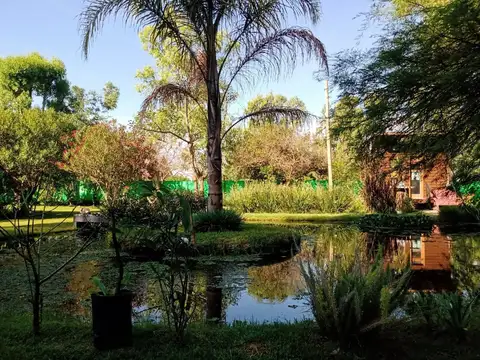 Casa 8 ambientes con 2 baños