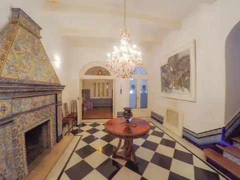 Casa en alquiler - 6 Dormitorios 4 Baños - Caballito