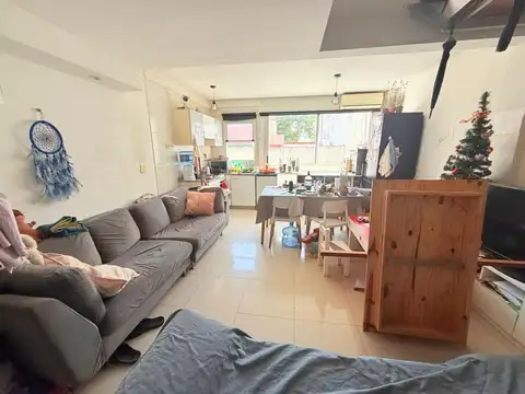 Depto Tipo Casa 2 ambientes con 1 baño