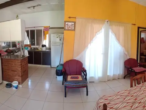 Casa 3 ambientes con 1 baño