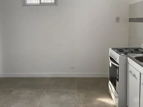 Depto Tipo Casa en Alquiler en Luis Agote, $ 400.000