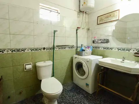 Venta gran terreno con casa y apartamento en Colón