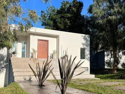 VENTA DE CASA EN PINAMAR