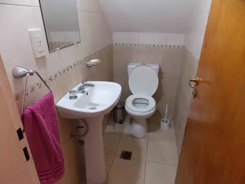 CASA PH  COCHERA Y JARDIN  EN CIUDAD EVITA