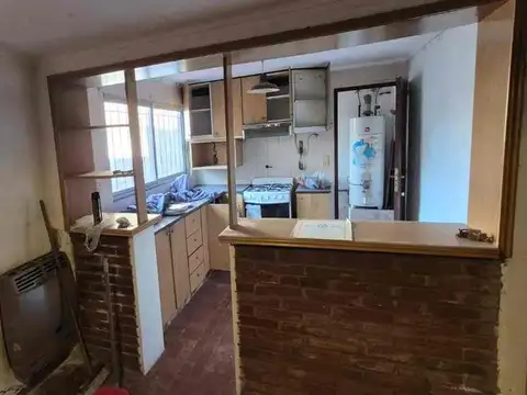 PH EN VENTA LA PLATA A REFACCIONAR 60 M2 CUBIERTOS