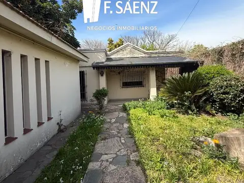 Casa en venta en Luis Guillon apta a crédito