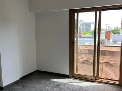 Oficina en Alquiler 50 años