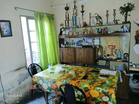 Casa 6 ambientes con 3 baños