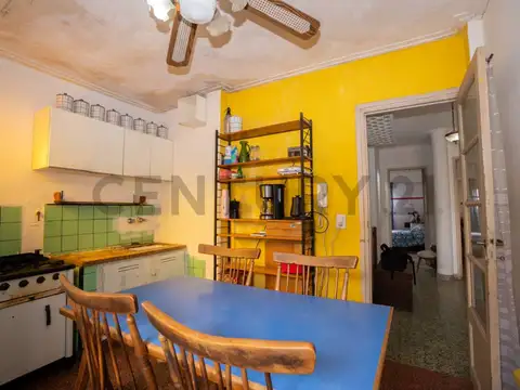 Vendemos PH de 2 dormitorios con terraza y  parque propio