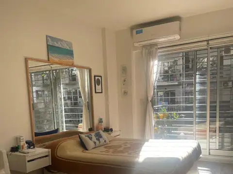Monoambiente de 32,56 m² Muy Luminoso con Balcón Al Frente. Apto Profesional/ Apto crédito