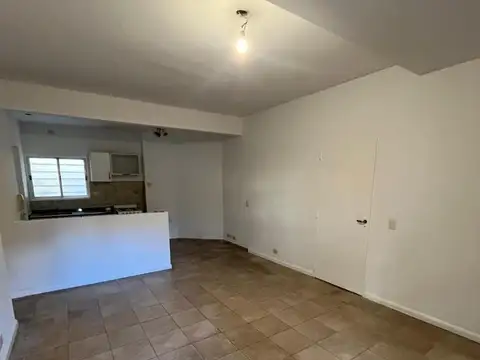 Venta. Departamento. 2 Ambientes. Andrés Lamas y Camarones.