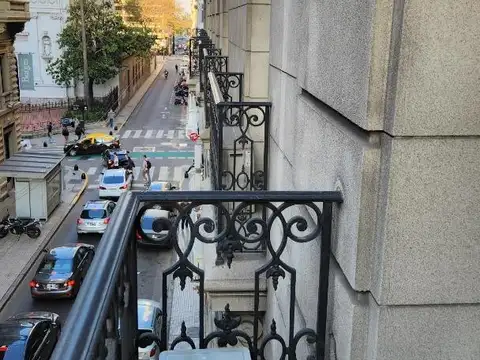 Departamento 12 ambientes con 5 baños