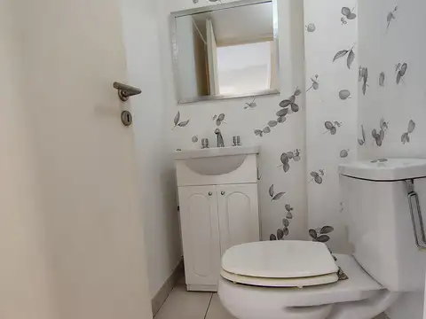 2 AMBIENTES - BALCON - PATIO - BAÑO - TOILETTE