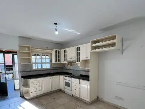 Casa en Alquiler en José León Suárez, $ 1.400.000