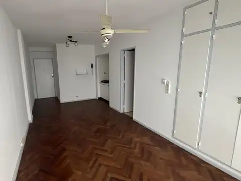 Depto monoambiente con balcón alquiler en belgrano