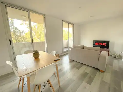 #ALQUILER  #FUNES CENTRO " #DEPARTAMENTO con AMENITIS "  TERRAZA QUINCHO SOLARIUM PISCINA COCHERA CUBIERTA  SEGURIDAD etc! De un dormitorio súper luminoso losa radiante en todos los ambientes alarma luminarias led importante cocina living barra desayunado