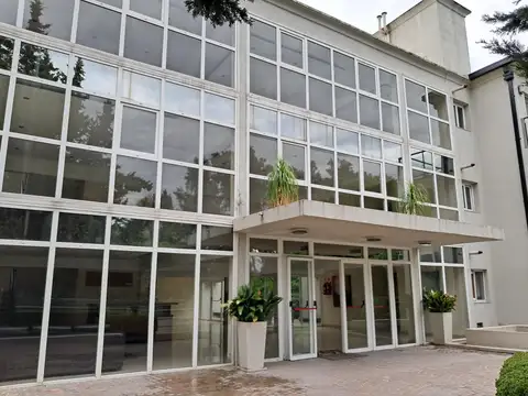 Hermoso Monoambiente con balcon y cochera cubierta