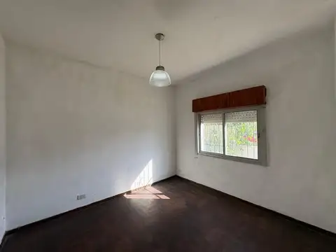 ALQUILER de Casa en Terreno Propio de 300 m²