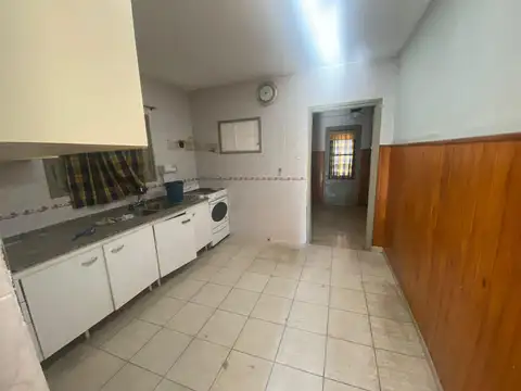 Casa 4 ambientes con 1 baño