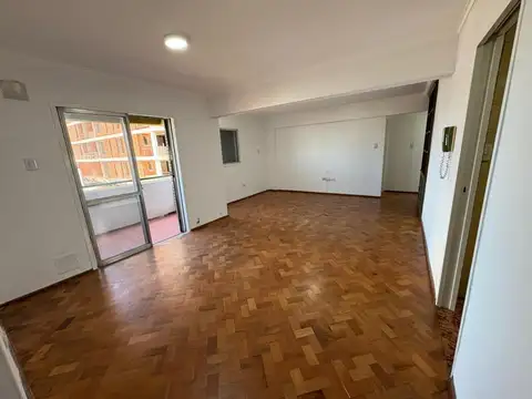 VENTA DPTO 2 DORMITORIOS + 2 BAÑOS Y COCHERA