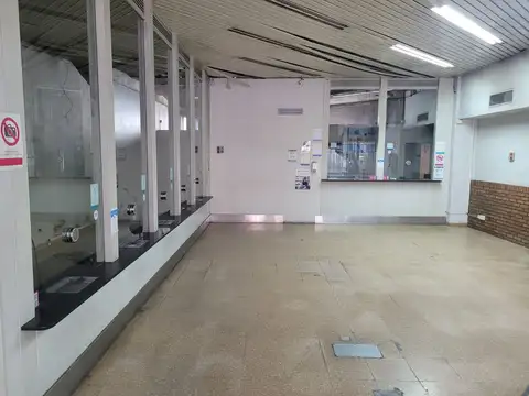 Oficina en Venta con 6 cocheras