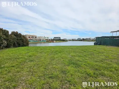 Terreno en Venta 20  mts Fondo