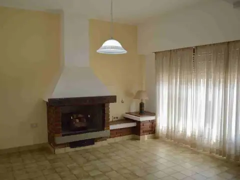 Emilio Mitre 400