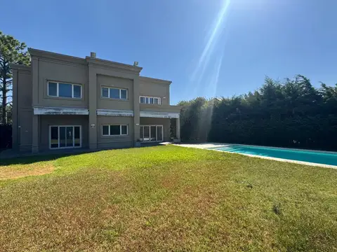 Casa en Alquiler de 3 dormitorios