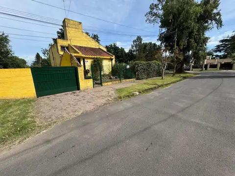 Casa  con pileta Moreno norte