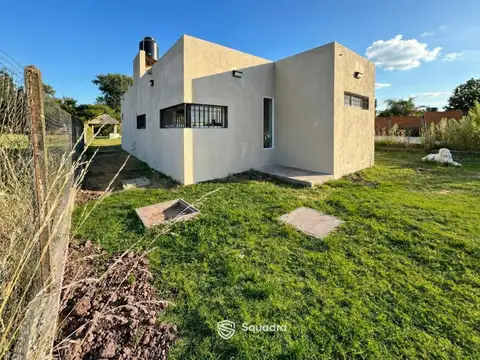 Casa 3 ambientes con 2 baños