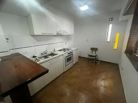 Departamento de 2 ambientes en ALQUILER en segundo piso. Turdera, Lomas de Zamora.