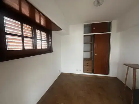 Departamento de 2 ambientes en ALQUILER en segundo piso. Turdera, Lomas de Zamora.