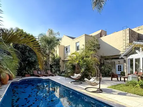 Casa en Venta en Coghlan, 2 Plantas, Con Jardín, Balcón y Cochera -A nueva en 2023!