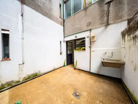VENTA DEPTO 1 DORMITORIO PB PATIO SEXTA FACULTADES