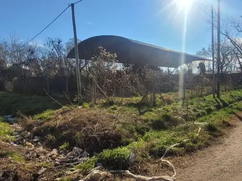 se alquila terreno con tinglado en lujan