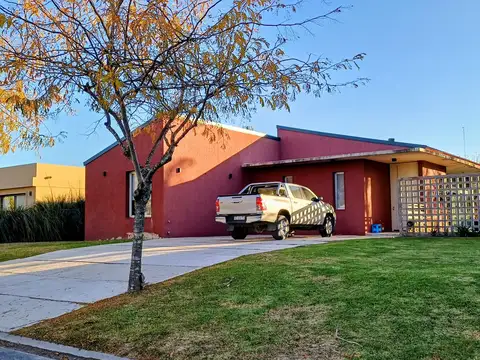 Casa en Alquiler de 3 dormitorios