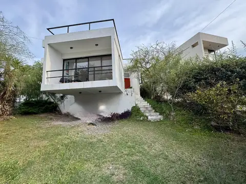 VENTA CASA LA ESTANZUELA 3 DORM PILETA APTO CREDITO