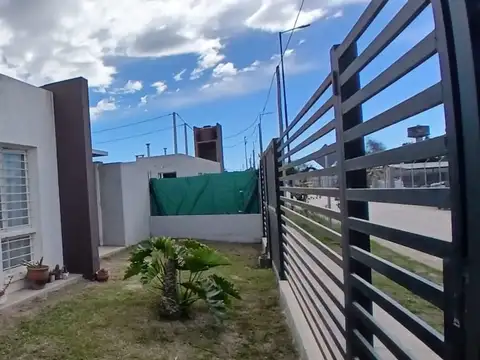 Casa 2 ambientes con 1 baño