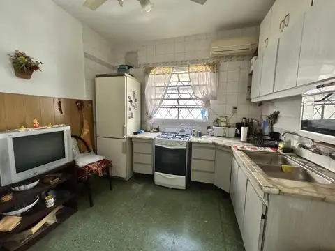 Depto Tipo Casa 6 ambientes con 2 baños